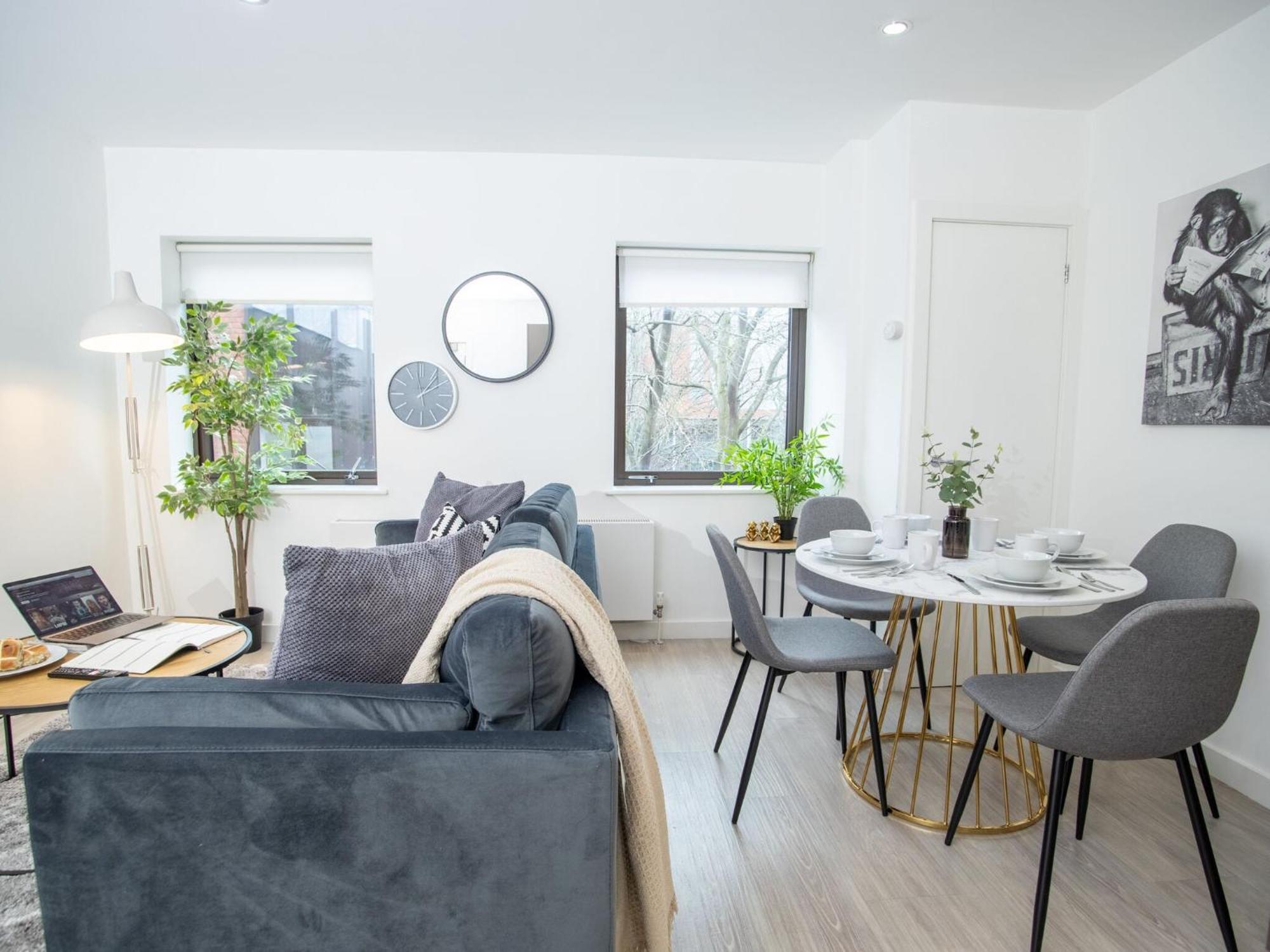 Pembroke House For Families Business Relocation Free Parking