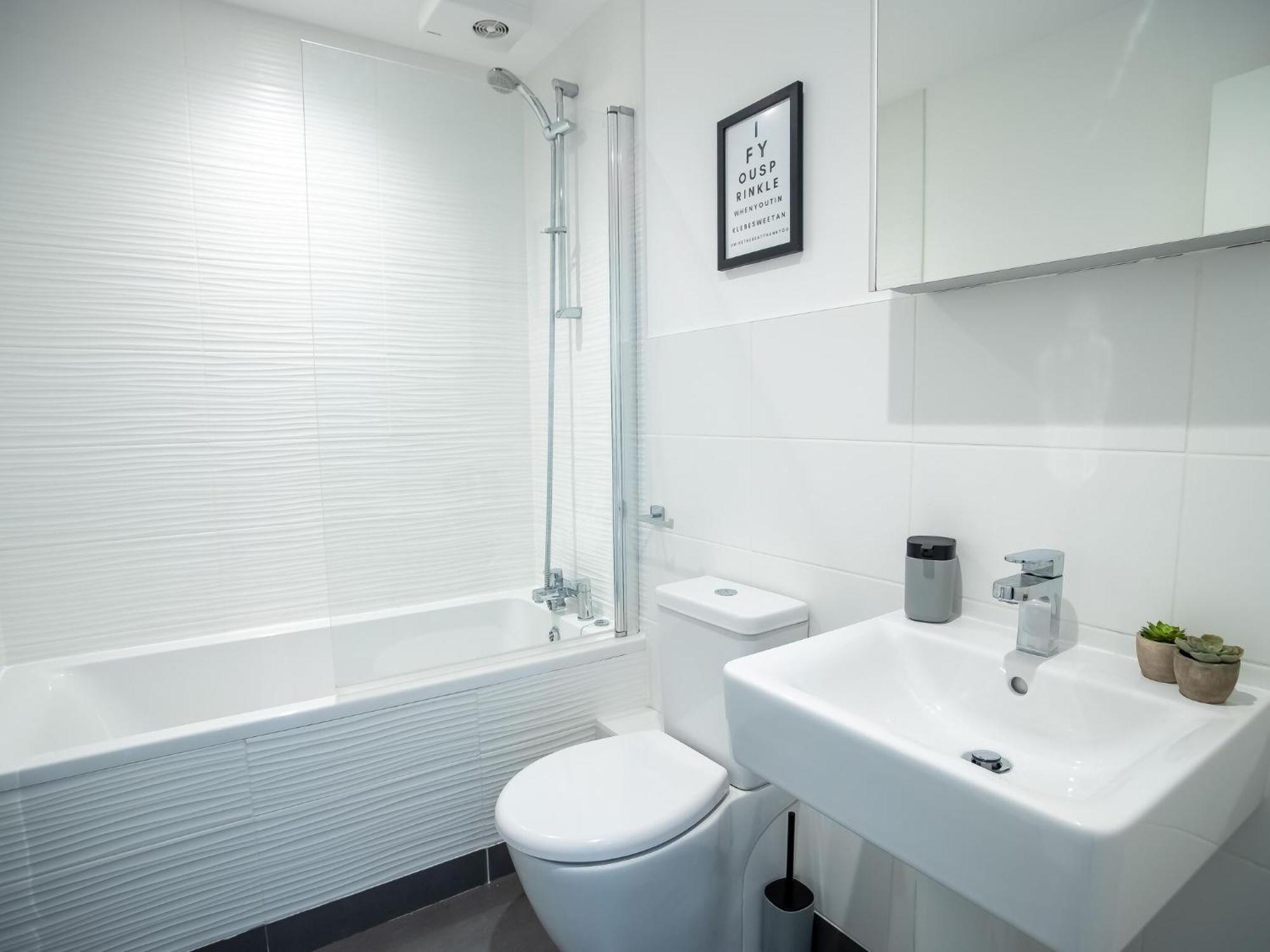 Holiday home Pembroke House For Families Business Relocation Free Parking