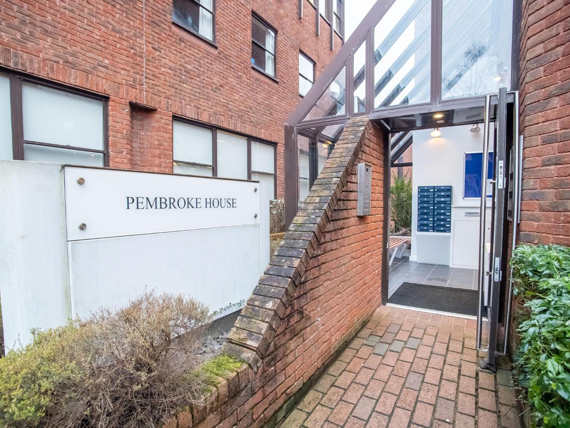 Pembroke House For Families Business Relocation Free Parking