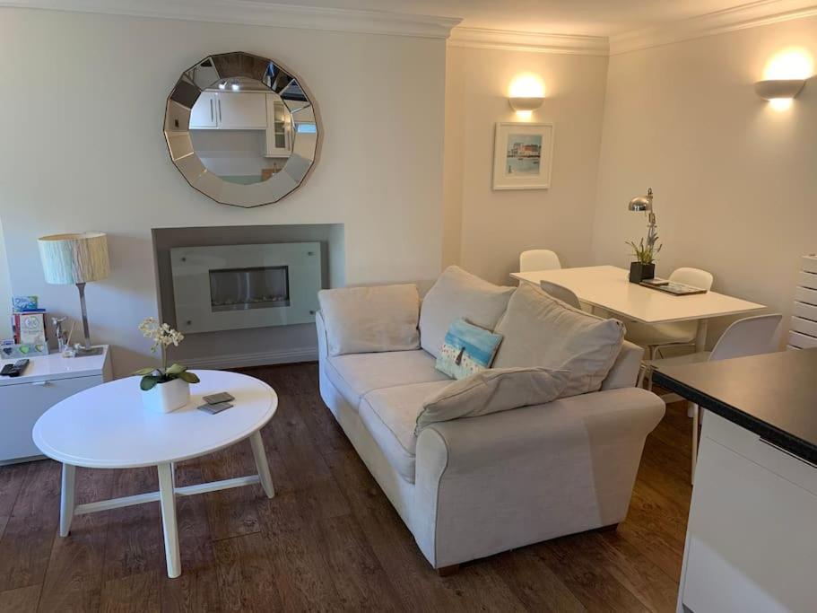 One Bed Flat Close To Centre Apartamento *