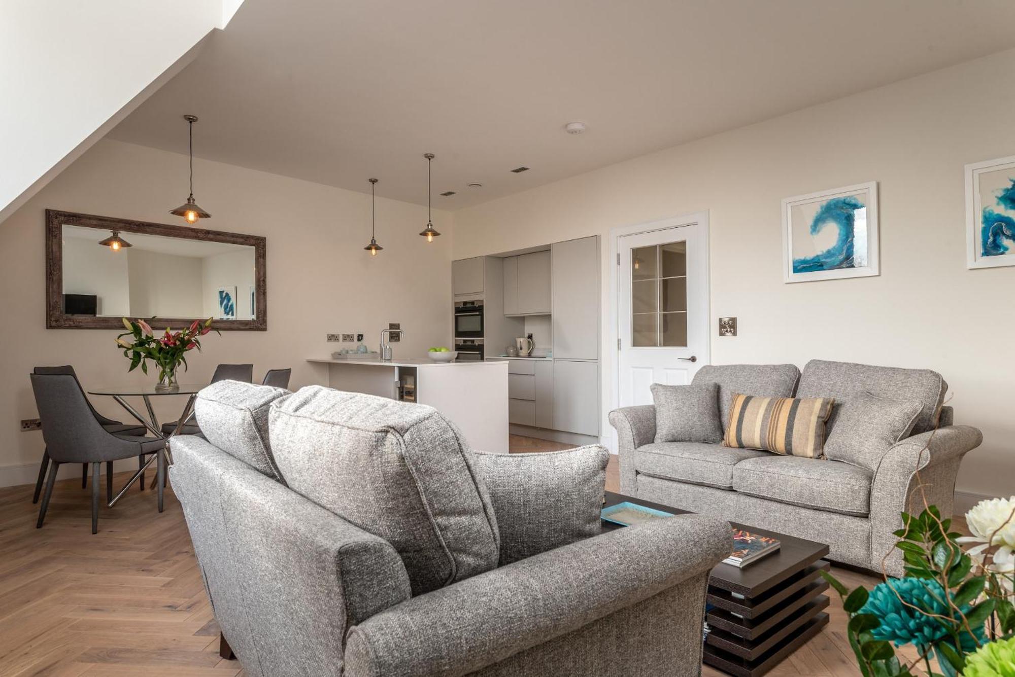 Cathedral View - An Exclusive Private On Cathedral Green, *
