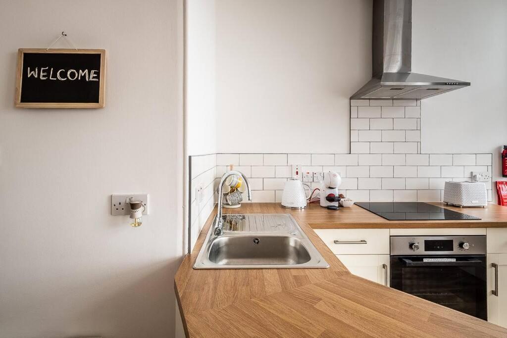 Stylish And Bright Centre Apartment *
