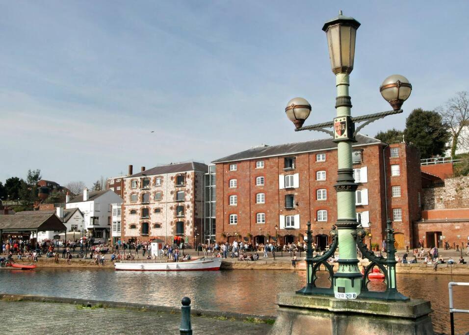 Stylish And Bright Centre Exeter