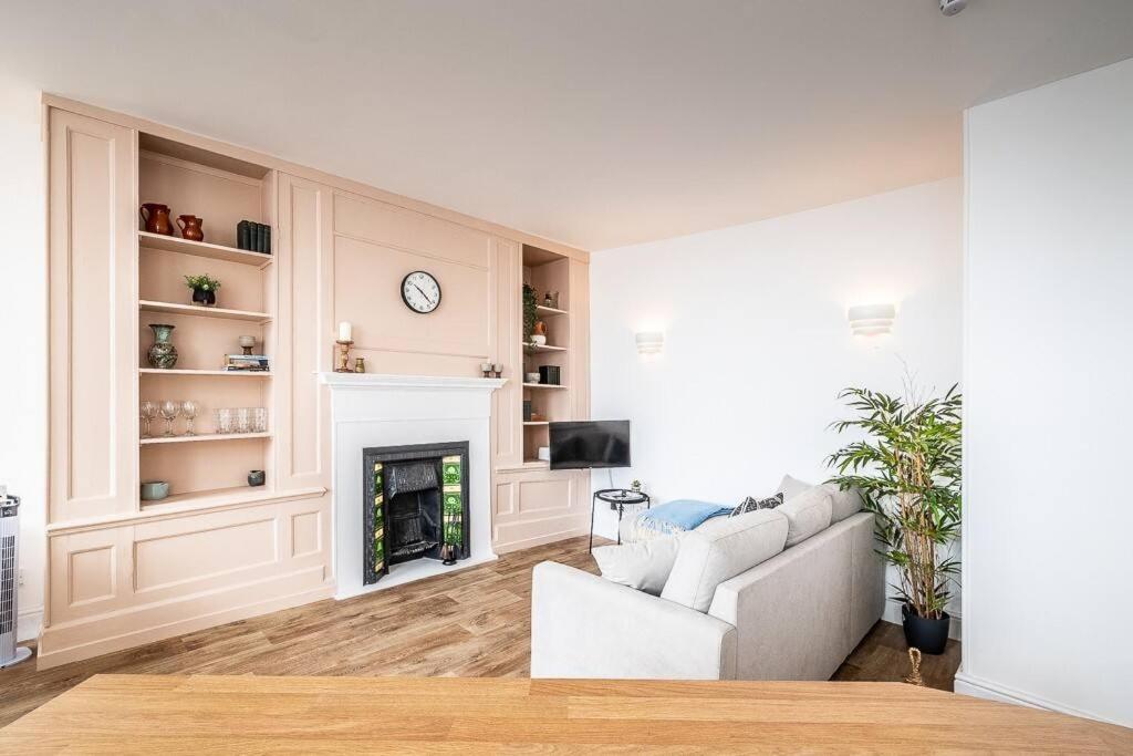 Apartment Stylish And Bright Centre