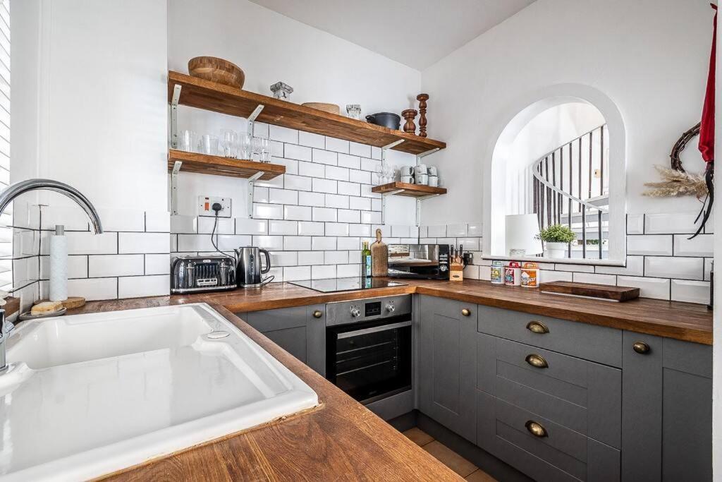 Modern, With Character Features *