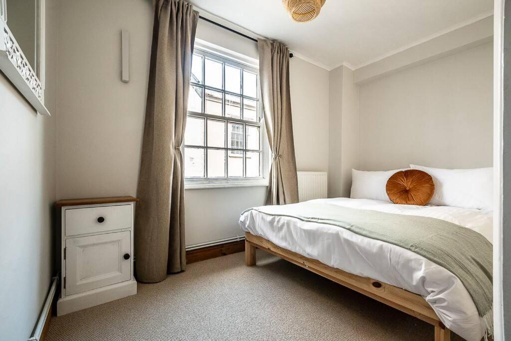 Appartement Modern, With Character Features Exeter