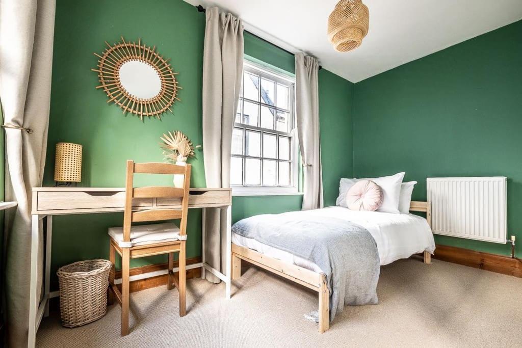 Appartement Modern, With Character Features