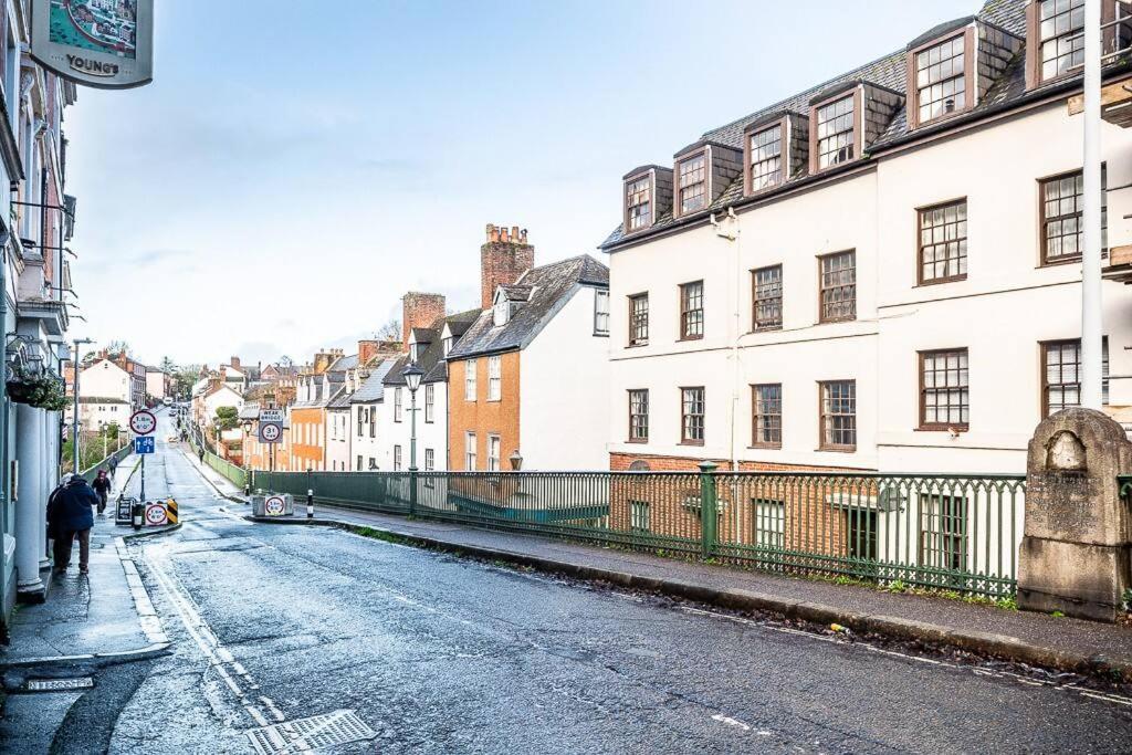 Appartement Modern, With Character Features Exeter