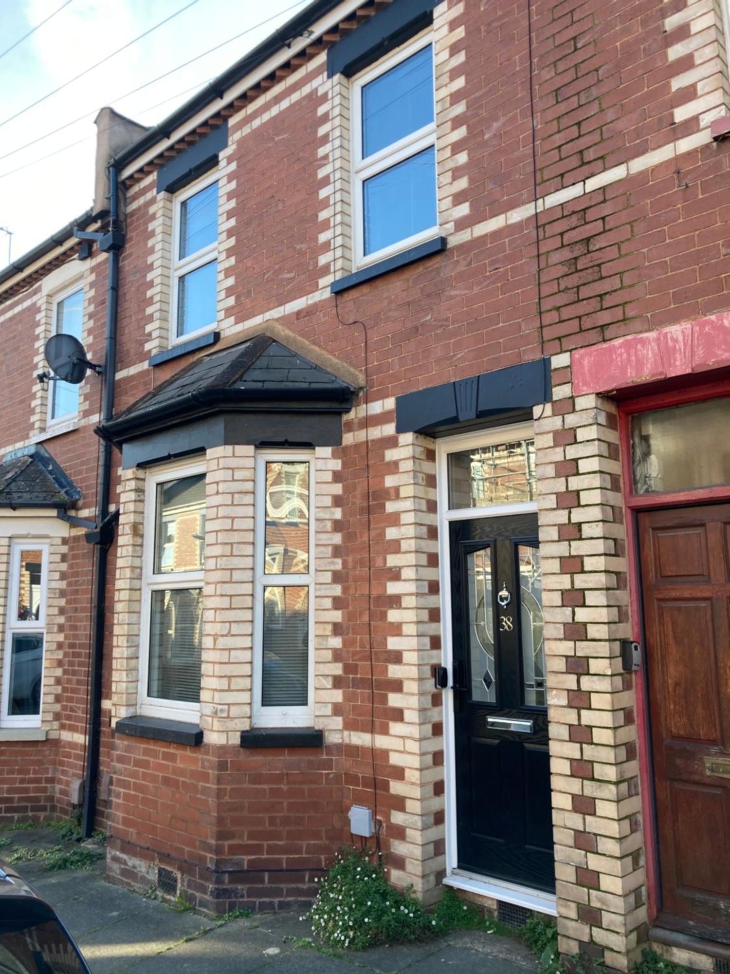 3 Bedroom Victorian House Close To Centre Apartment *