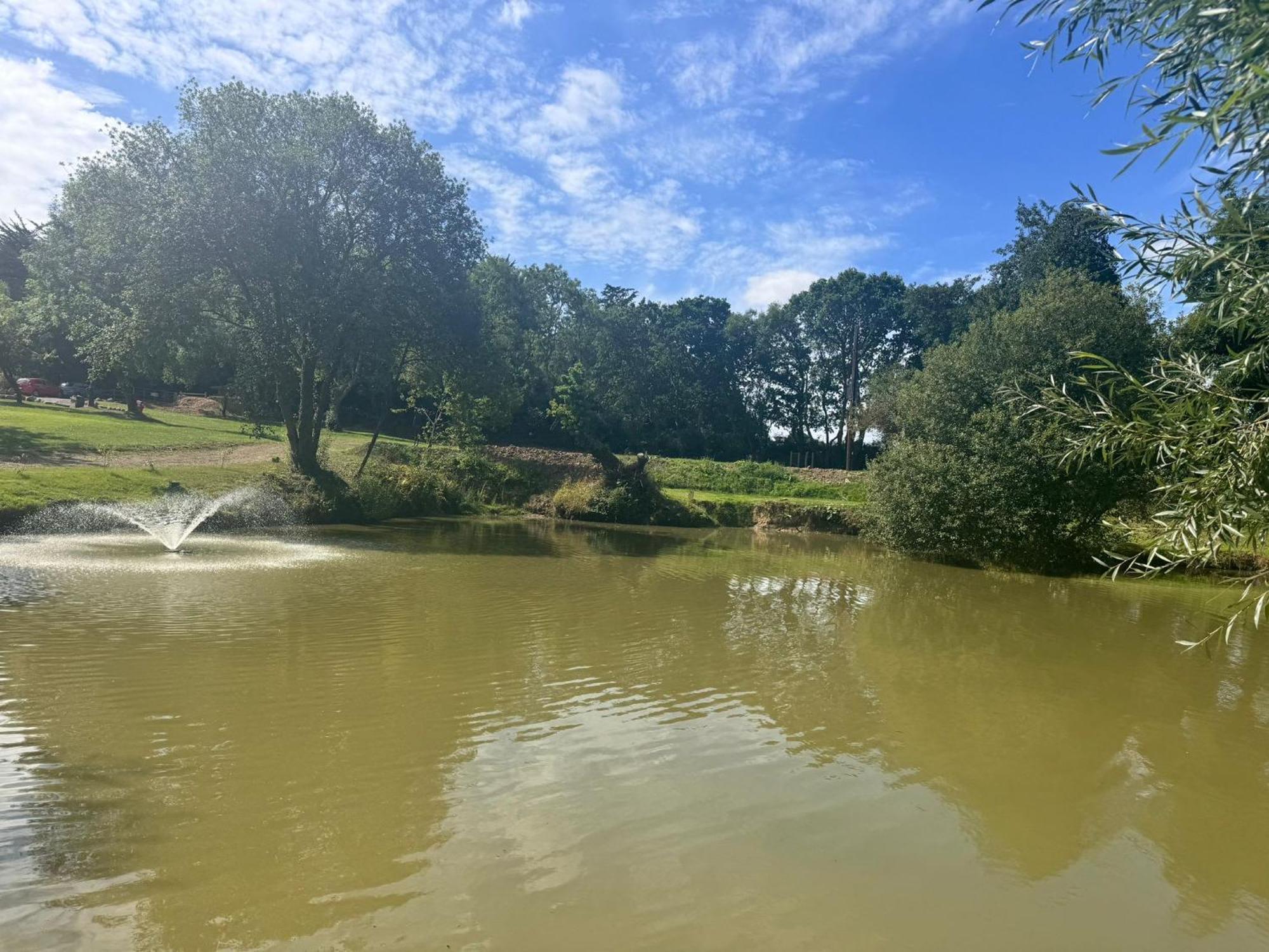 Chalet Peaceful Retreat - Fishing Lakes - Short Uk Exeter