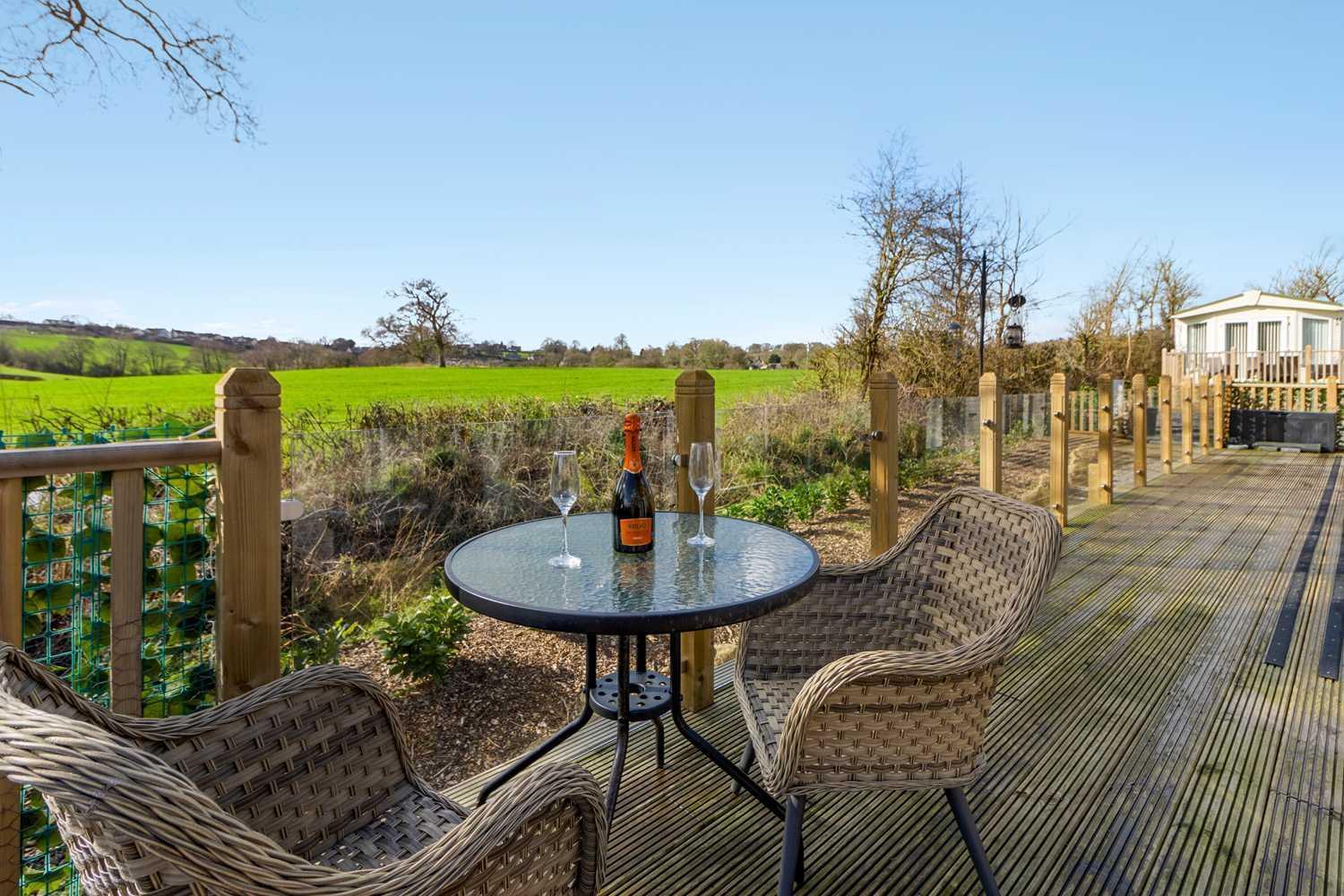Chalet Peaceful Retreat - Fishing Lakes - Short Uk Exeter