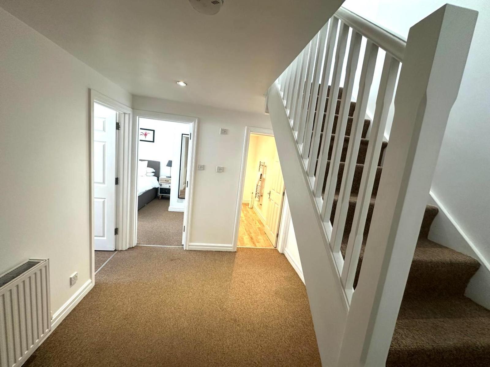 West Street Mews - Serviced