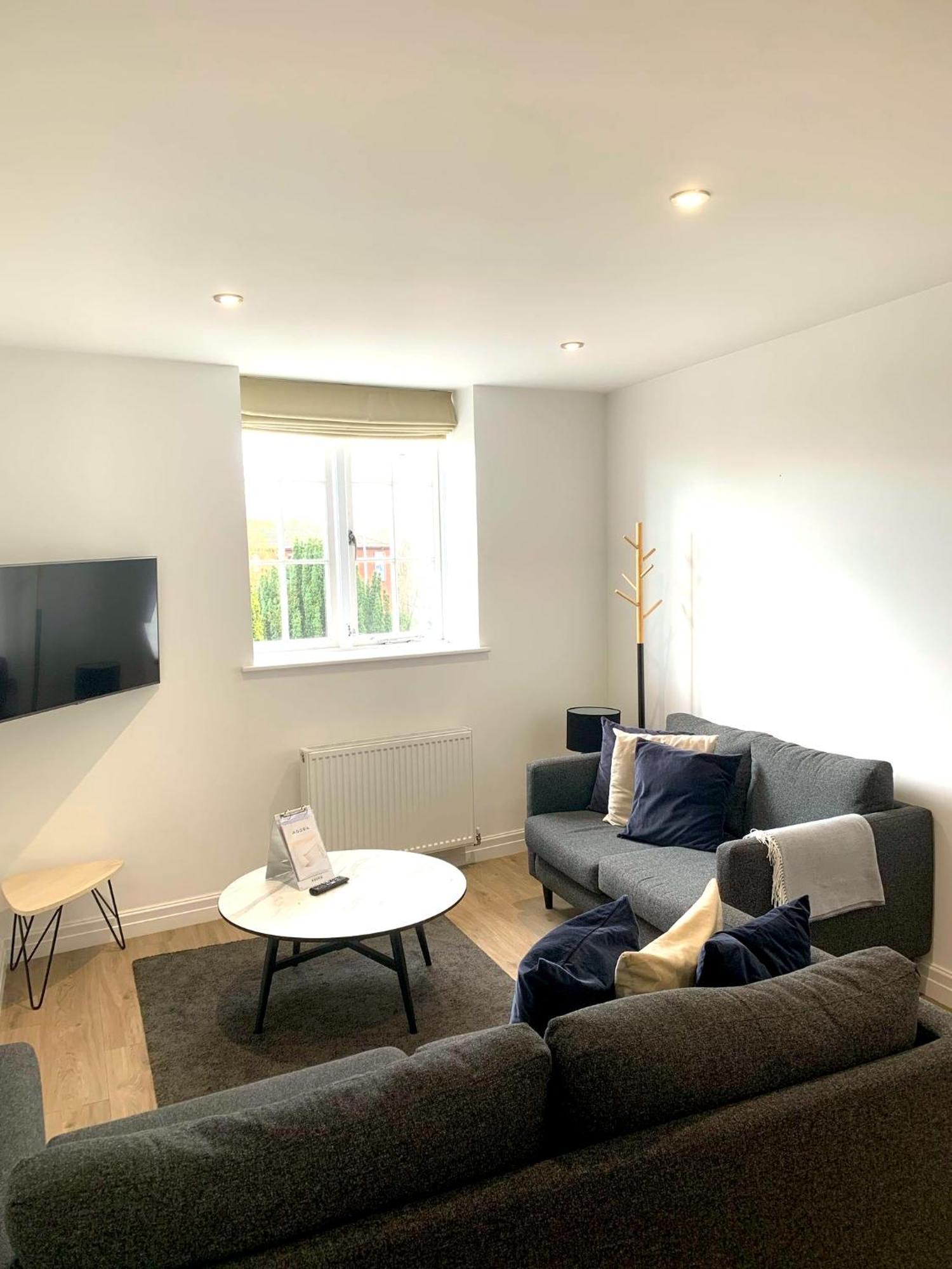 West Street Mews - Serviced *