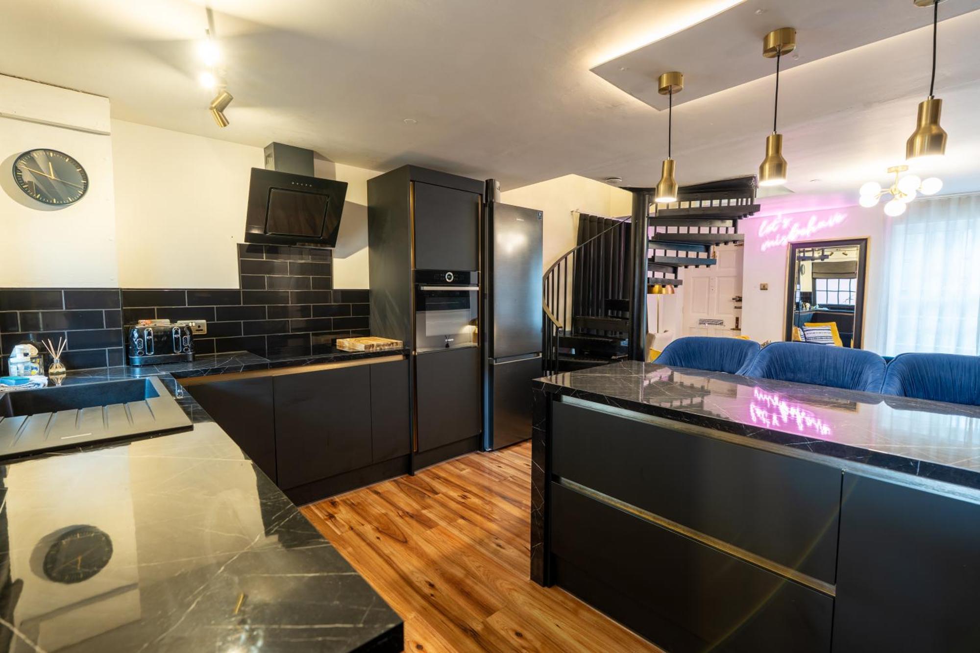 Apartment Stunning 2 Bed Apartment, In The Heart Of Exeter!