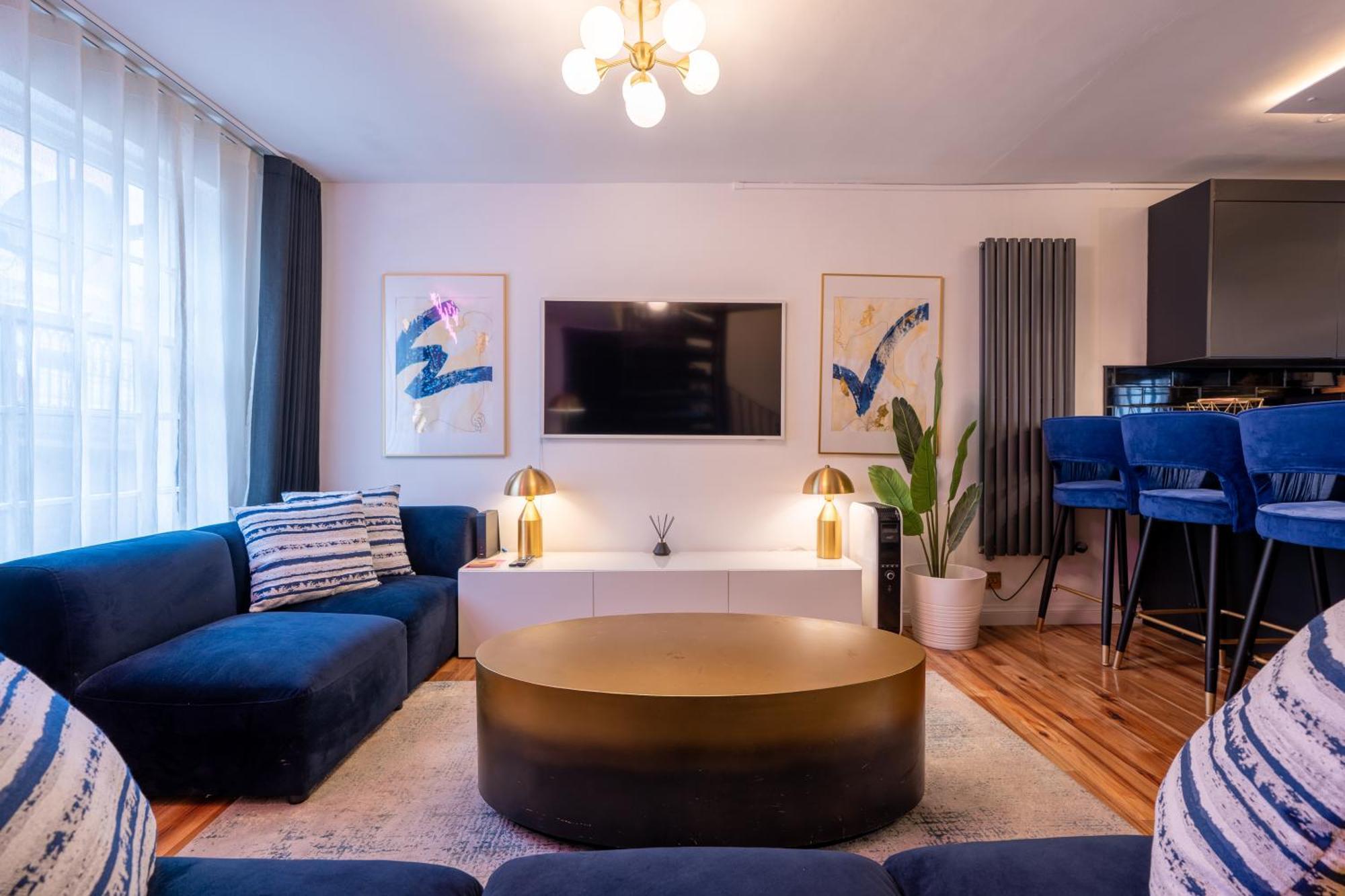 Apartment Stunning 2 Bed Apartment, In The Heart Of Exeter!