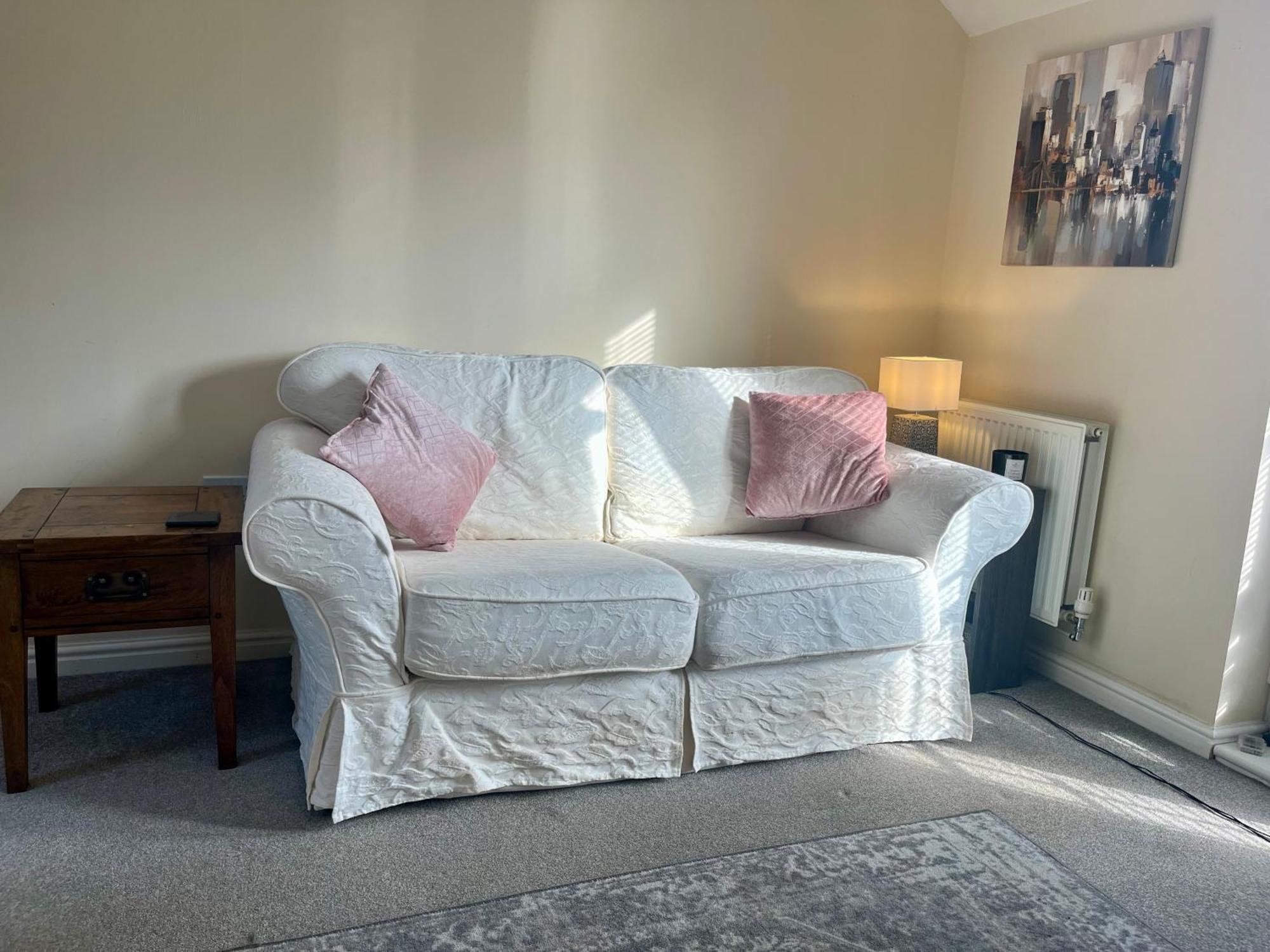 Holiday home Entire Two Bed Coach House Super King Beds Turn Into Singles