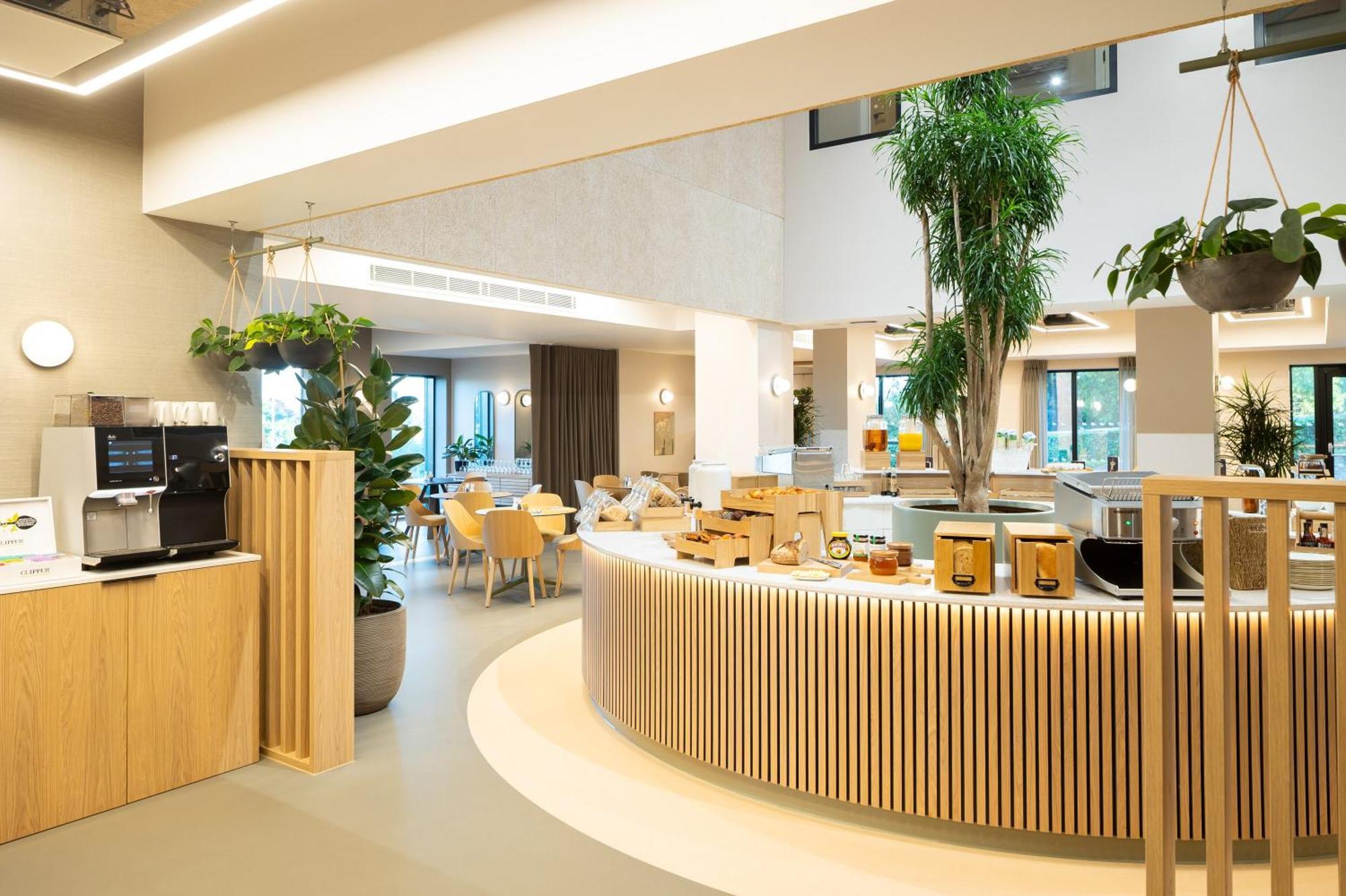 Hotel Voco Zeal Exeter Science Park, By Ihg 4*