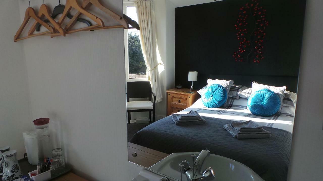 The Oakcliffe 3* Exeter
