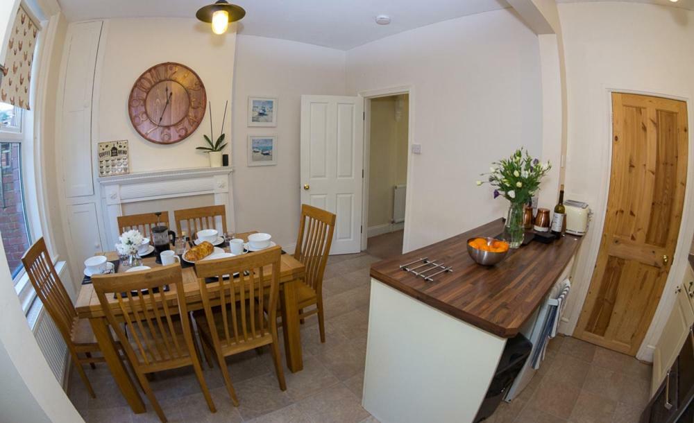 15 Saxon Road * Exeter