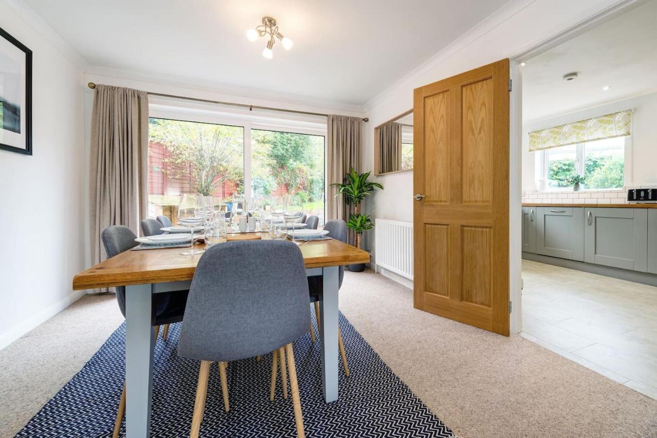 Luxury Detached 4 Bedroom House *