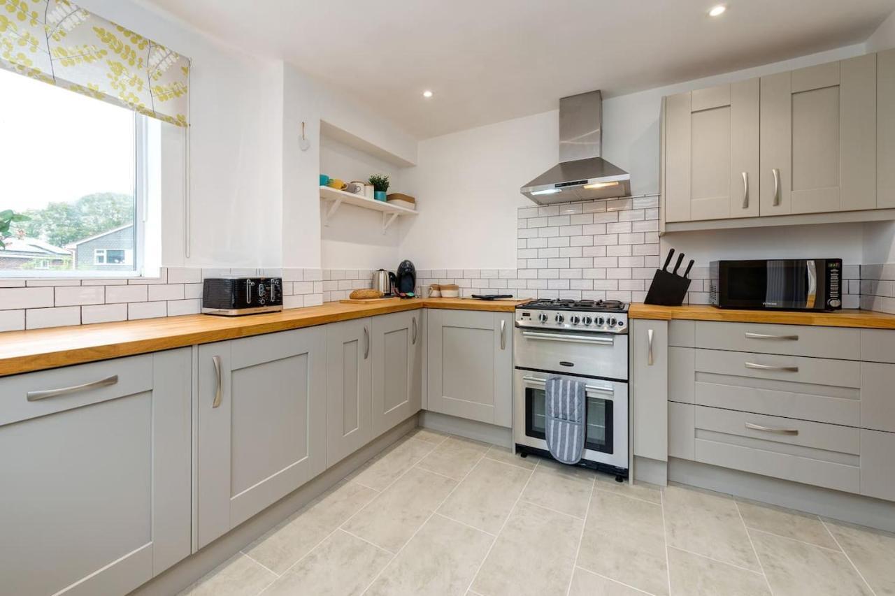 Luxury Detached 4 Bedroom House Apartment