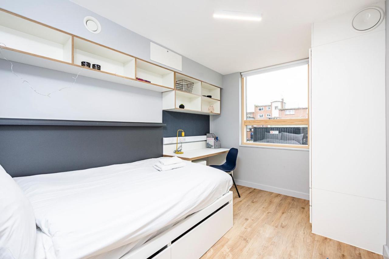 Brand New Modern Rooms, & - Sk Exeter