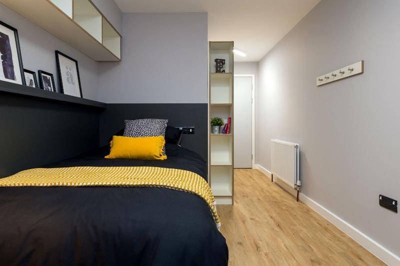 Brand New Modern Rooms, & - Sk * Exeter