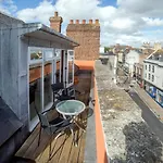 Stunning Central Exeter Apartment With Balcony And Fantastic View