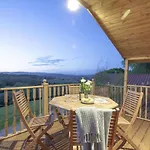 Windsor Lodge, Huntsland Farm Lodges