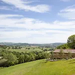 Windsor Lodge, Huntsland Farm Lodges