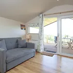Windsor Lodge, Huntsland Farm Lodges
