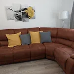 Comfortable 2 Bedroom House In Historic Exeter
