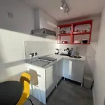 Modern Studio Apartment; 10Min Walk To Town & Quay