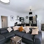 Peaceful Apartment, Private Parking, Long Stay Prices, Close To Uni, Hosp, Centre