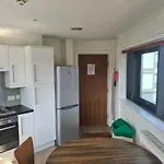 Zeni 3 Bed Apartment In Central Exeter