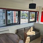 Zeni 3 Bed Apartment In Central Exeter