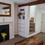 Cosy Cottage For Work Or Leisure, Rd&E 20Min Walk, Easy Access To City Centre