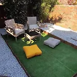 Mulberry House Excellent Central Location Courtyard Garden 3 Bedrooms Sleeps Up To 6 Public Parking In Vicinty