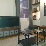 Mulberry House Excellent Central Location Courtyard Garden 3 Bedrooms Sleeps Up To 6 Public Parking In Vicinty
