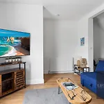Luxe Garden House For 6 In Central Exeter
