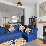 Luxe Garden House For 6 In Central Exeter