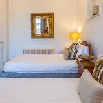 Silversprings - City Centre Apartments With Parking