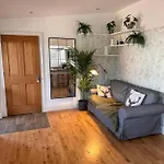 The Coach House Apartment
