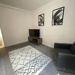 2 The Courtyard - Apartment For Business, Leisure Or Relocation