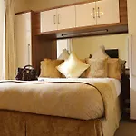 Silversprings - City Centre Apartments With Parking