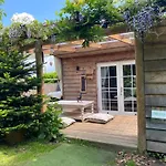 Rustic Lodge, Stunning Views & Star Gazing Bath