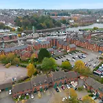 Quay Escape - Short Stays Uk Ltd