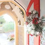 Charming Character Lodge In Cemetery Grounds