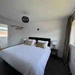 Modern & Spacious Home In Exeter - Smart Tv & Xbox