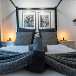 Ultra Modern Studio Apartment, In Central Exeter